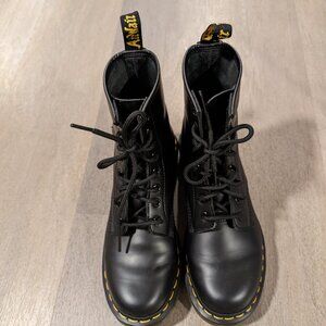 1460 Ladies fit Dr Martens sz 39